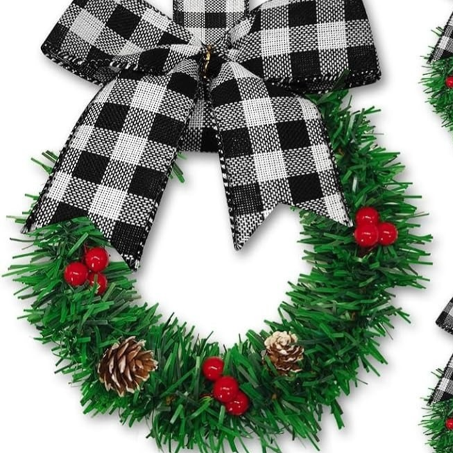 Christmas Decoration Wreath with Berries