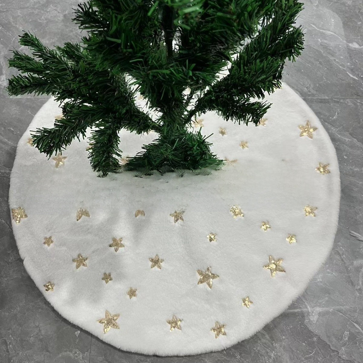 Plush Christmas Tree Skirt