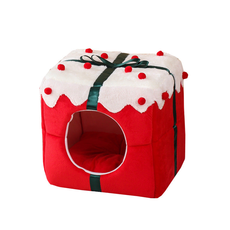 Fleece-Lined Christmas Pet House for Cats and Small Dogs