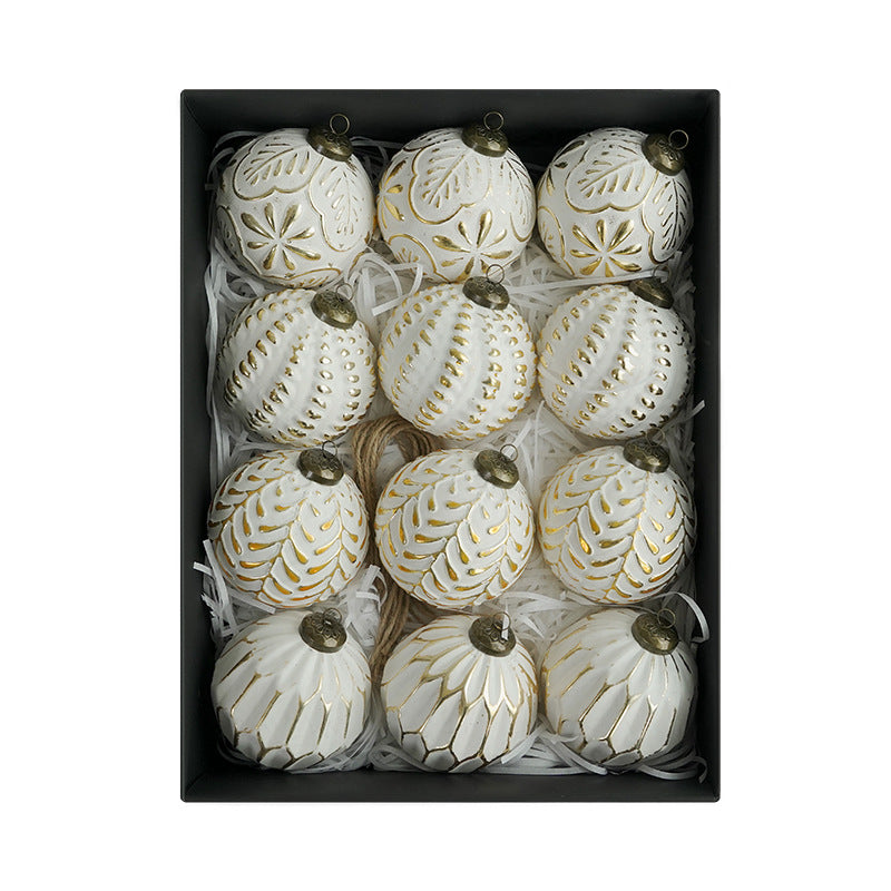 Renaissance-style Christmas ball decoration
